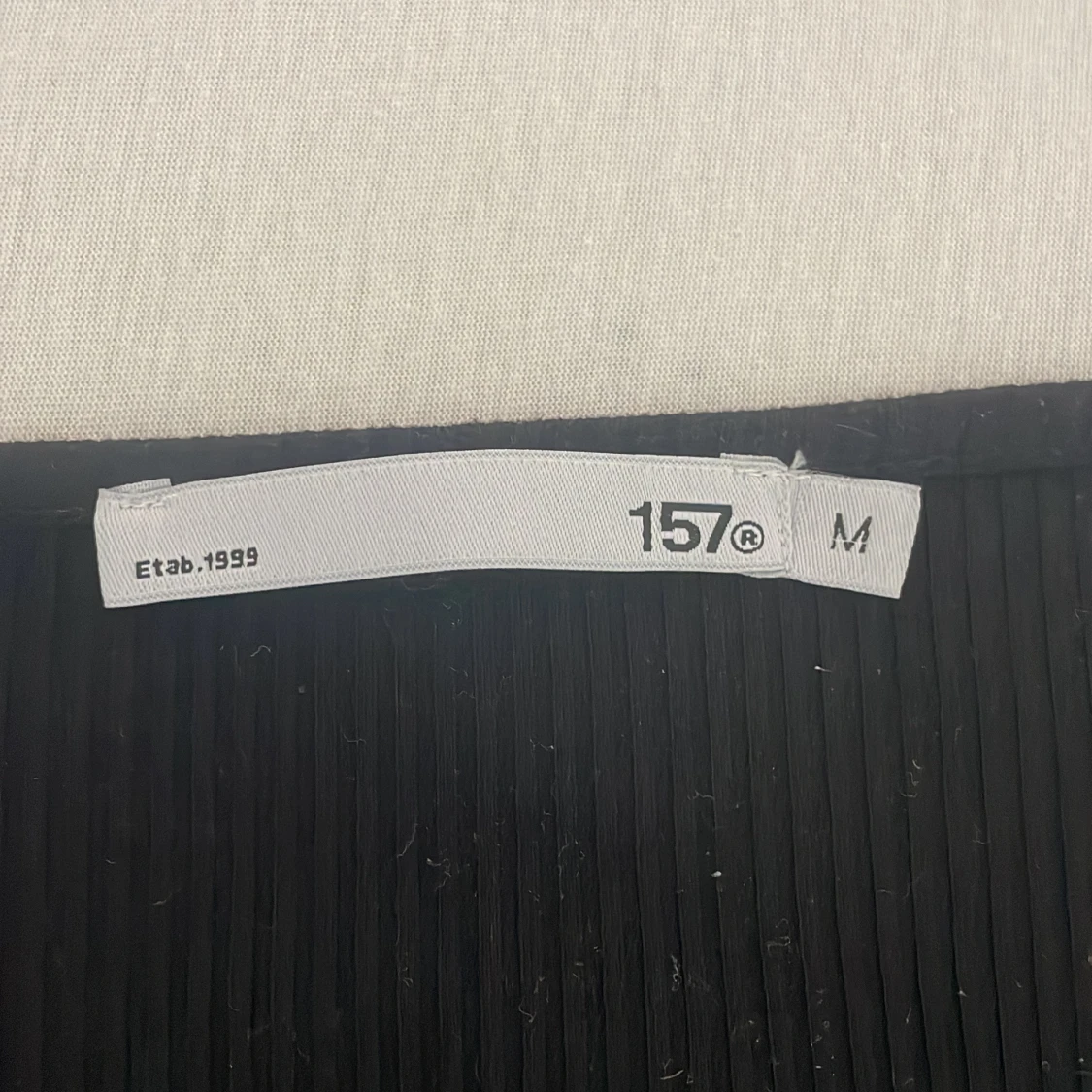 Svart croppad långärmad topp - 2