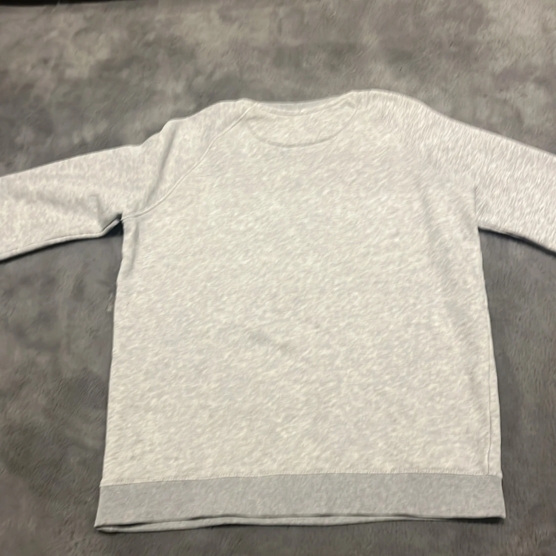 Grå sweatshirt från GANT - 1