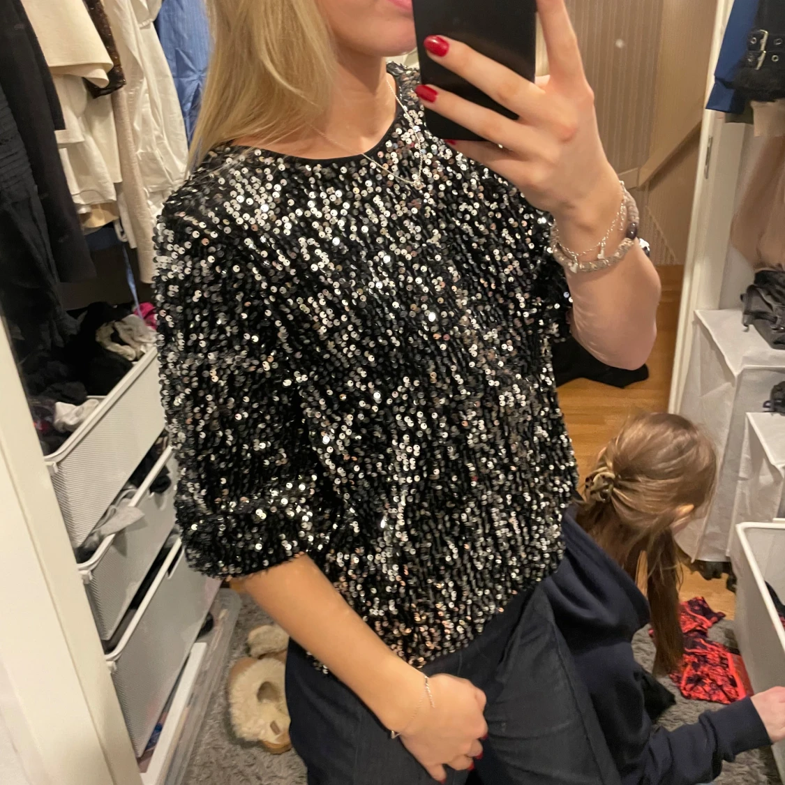 Svart glittrig topp - 1