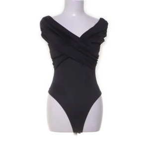 Body  - Jätte fin body från Boohoo. Säljer pga att den inte kommer till användning, har även aldrig använt den 💘