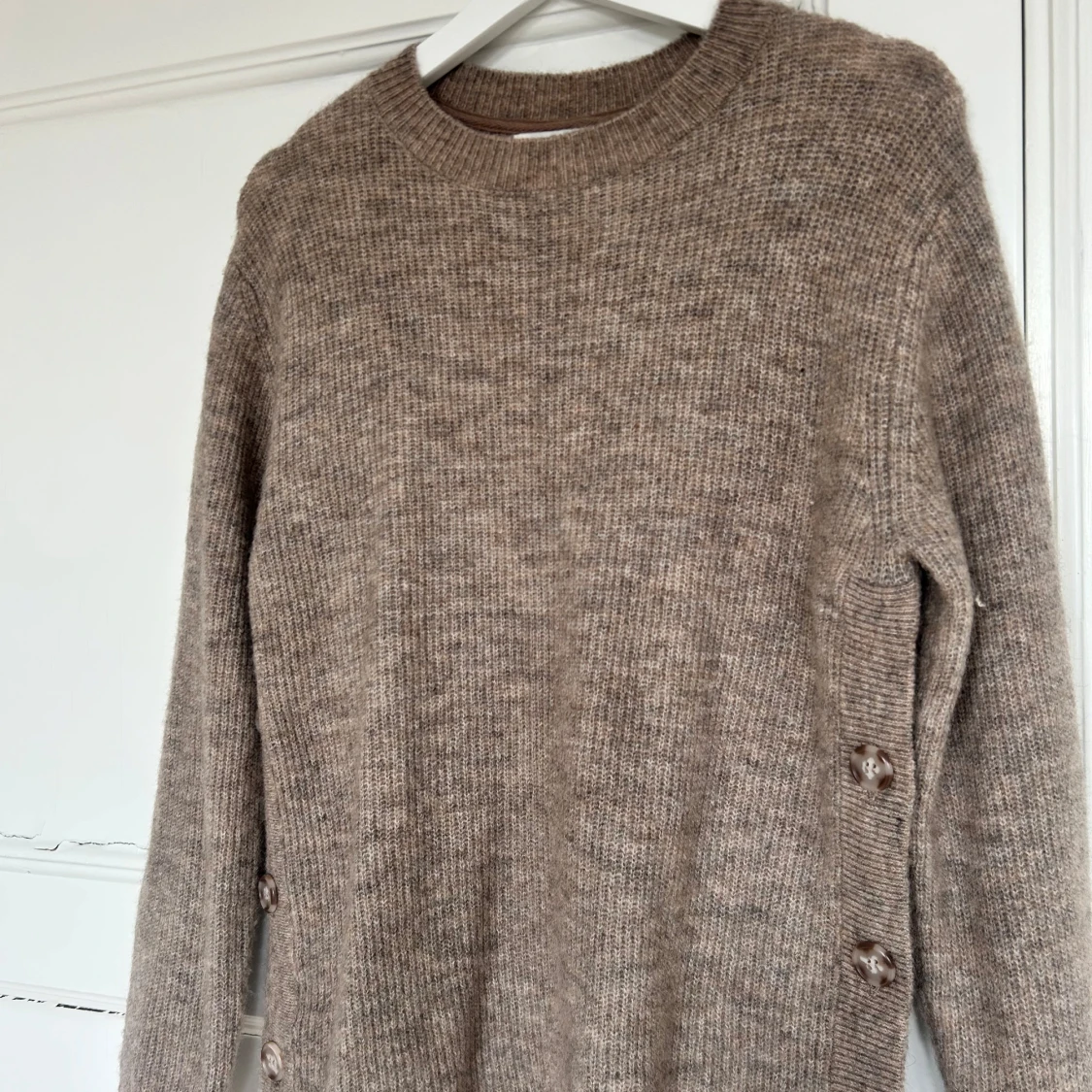 Brun stickad tröja  - 1