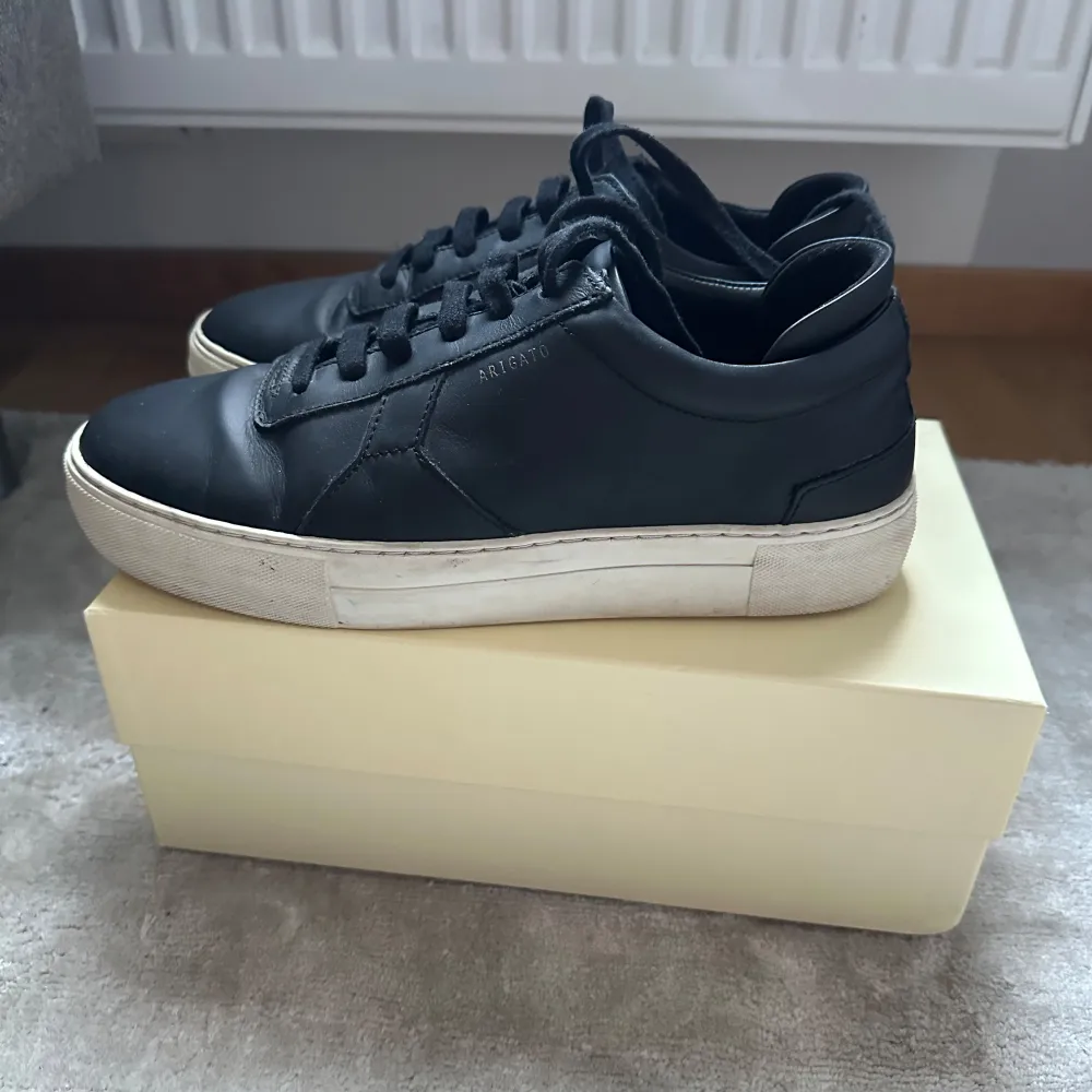 Svarta sneakers från Axel arigato storlek 41 . Kengät.