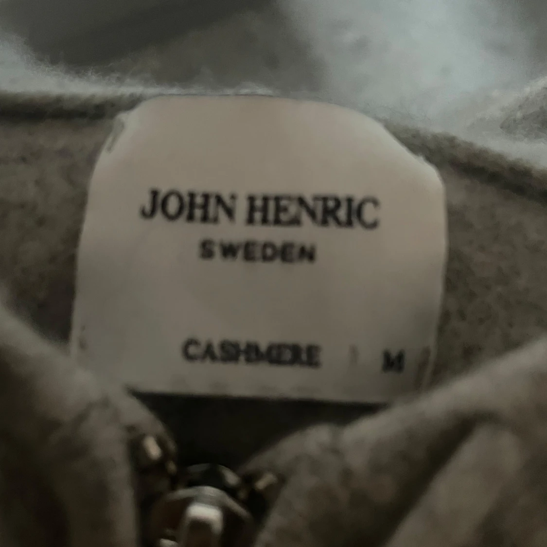 Grå hoodie från John Henric - 2