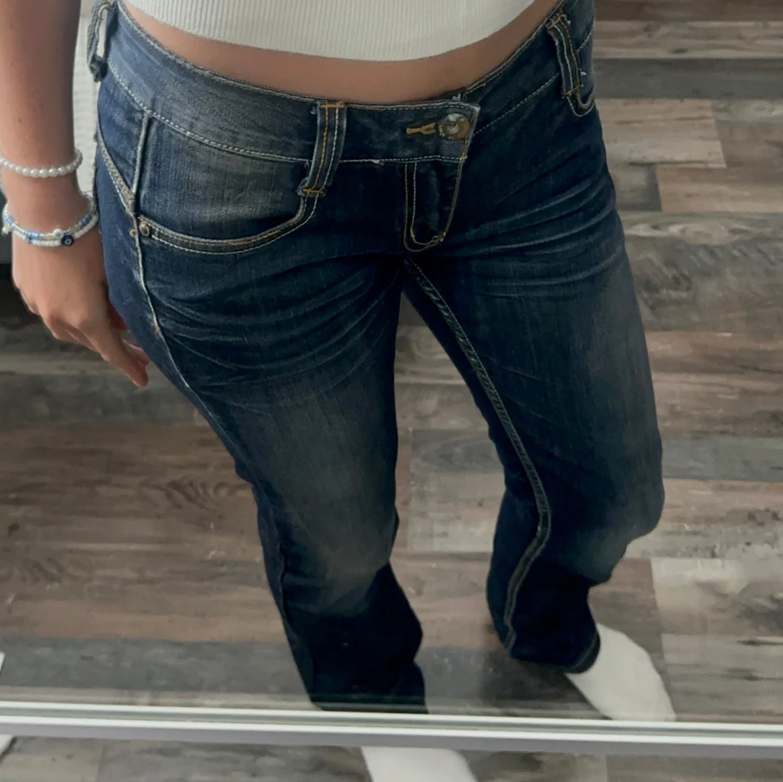 lågmidjade jeans  - 2