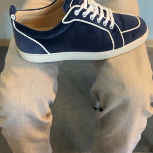 Sällsynta Loubs  - Säljer nu dessa skit feta sällsynta loubsen i nyskick, endast använda 2 gånger. Allt og medföljer, vid tanke eller fundering så hör av er:)