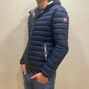 Colmar jacka  - Hej! Säljer nu min jackafrån märket Colmar , storlek 46/S, bra skick. Givetvis äkta, Tveka inte på att höra av dig om du har frågor eller funderingar kring jackan!