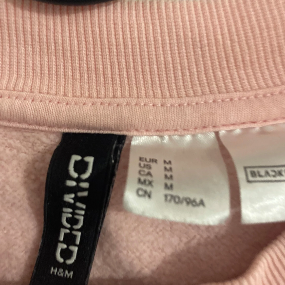 Rosa BLACKPINK sweatshirt från H&M - 2