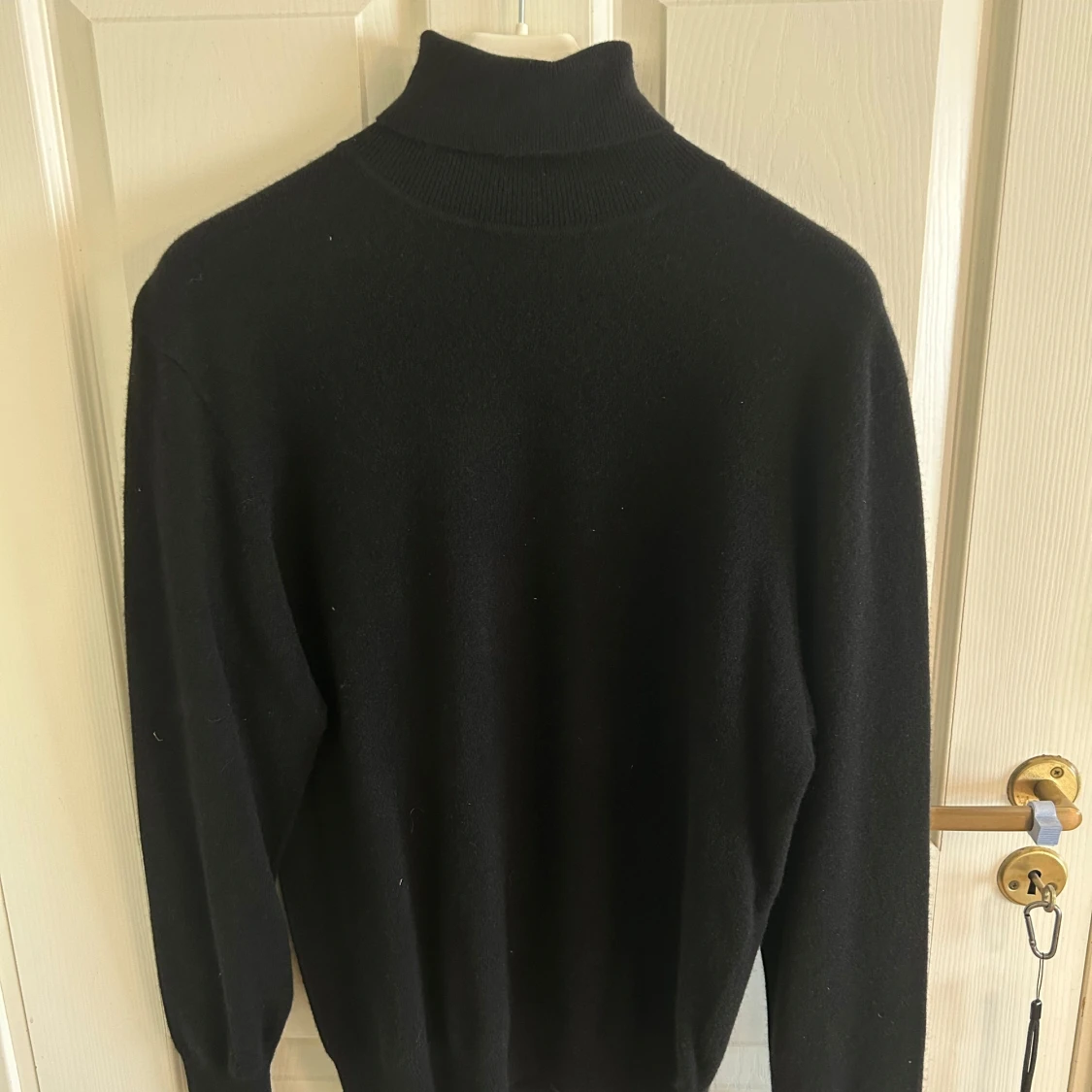 Svart turtleneck i kashmir från Zara