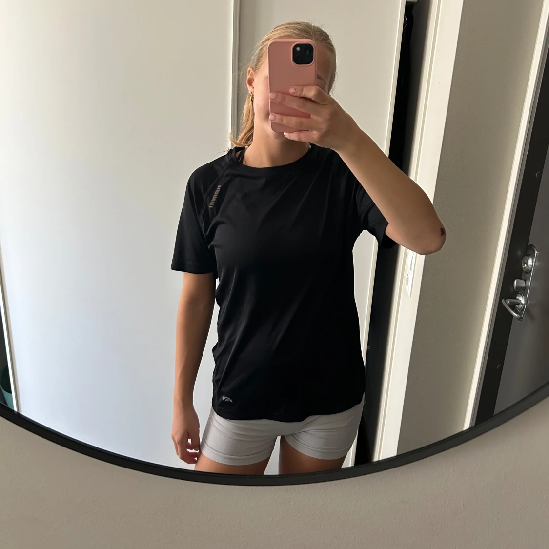 Svart tränings-t shirt