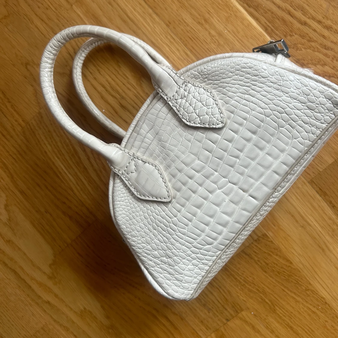 Vit handväska  - 1
