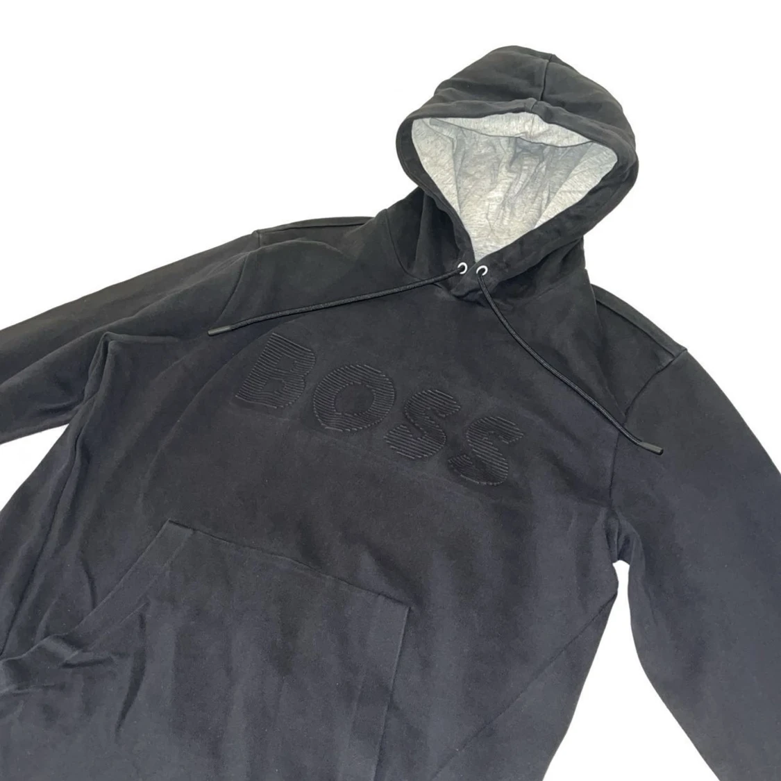 Svart hoodie från BOSS med broderad logga - 2