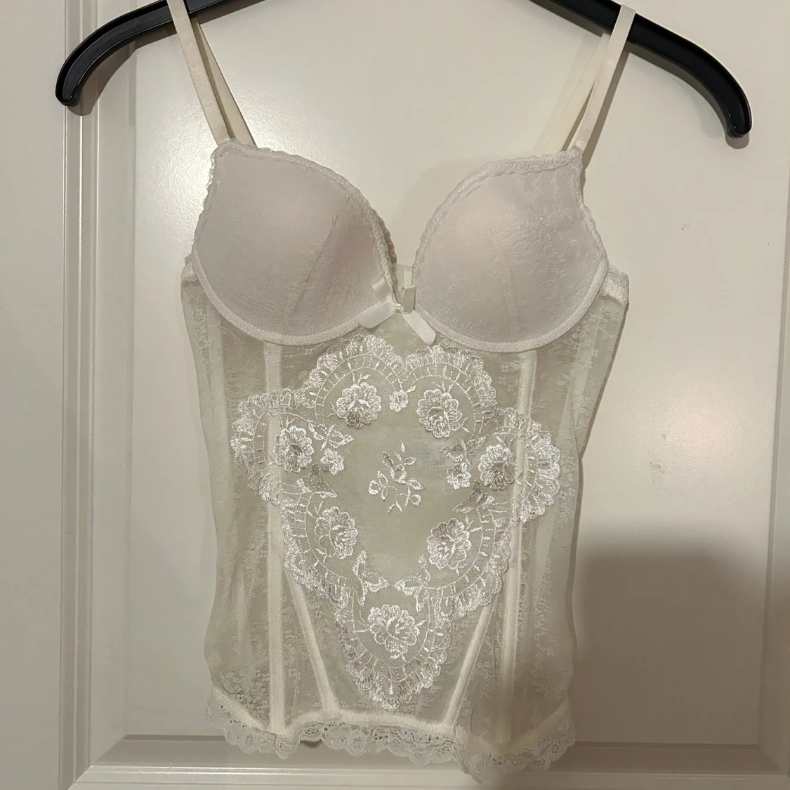 vit spetskorsett  - 1