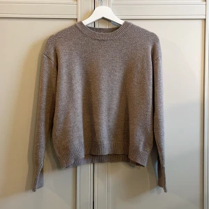 Stickad tröja - Stickad tröja i storlek Xs 