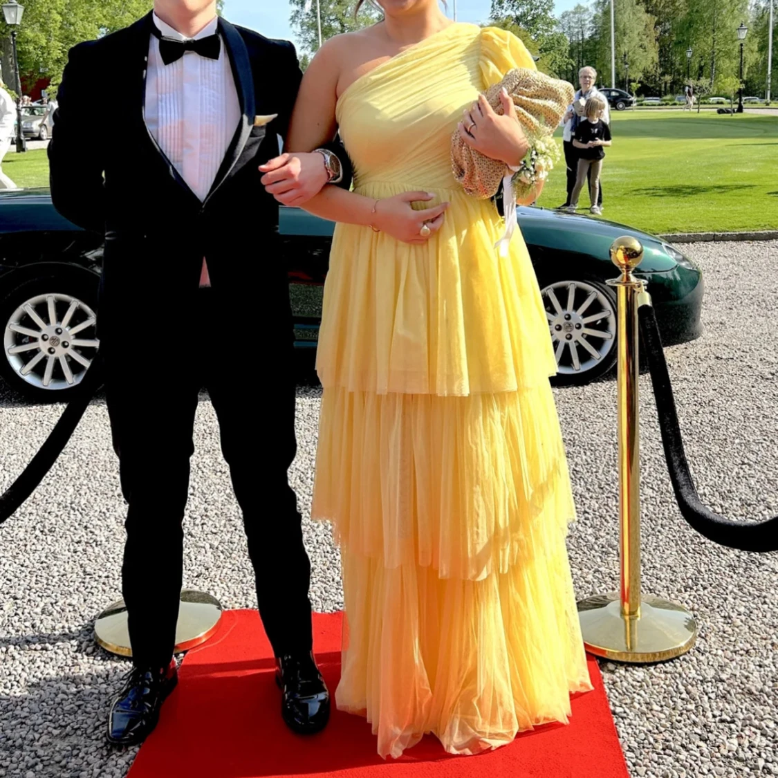 Gul bal klänning med volanger - 4