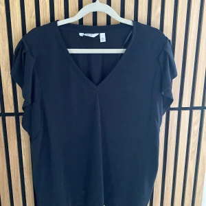 Super fin topp - Jätte fin fest topp, använd endast en gång, jätte skönt material. Nypris 300