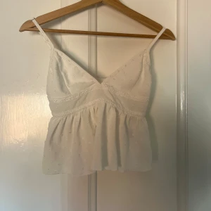 Vit topp - Supersöt vit topp ifrån shein