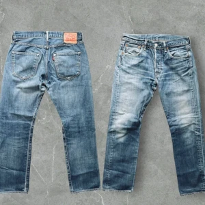 Levis Jeans - Snygga Levis Jeans 501 med skön passform, Storlek 31/30. Modellen är 183cm, skriv vid funderingar!