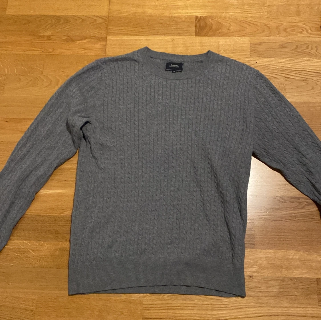 Grå kabelstickad tröja Boomerang