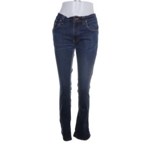Slim jeans - Slim jeans - Nudie - Blå - Storlek: 32/32 - Nypris: 1599kr - Migt pris: 399kr - Hör av dig vid funderingar 💫