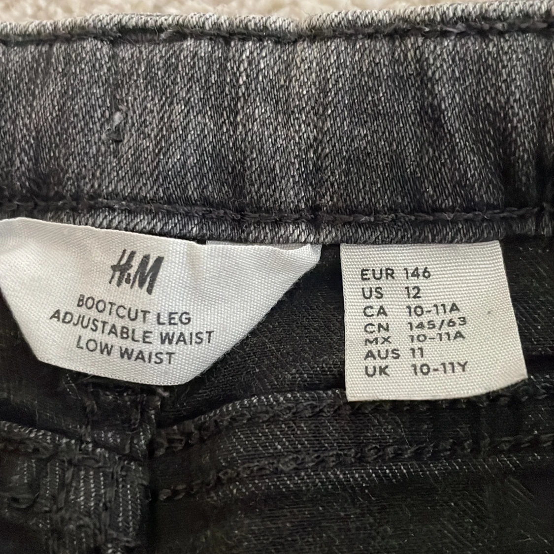 Grå bootcut jeans från H&M, stl 146 - 3