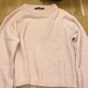 stickad tröja  - rosa stickad tröja från lager 157❣️ säljer på grund av att den inte kommer till användning.  