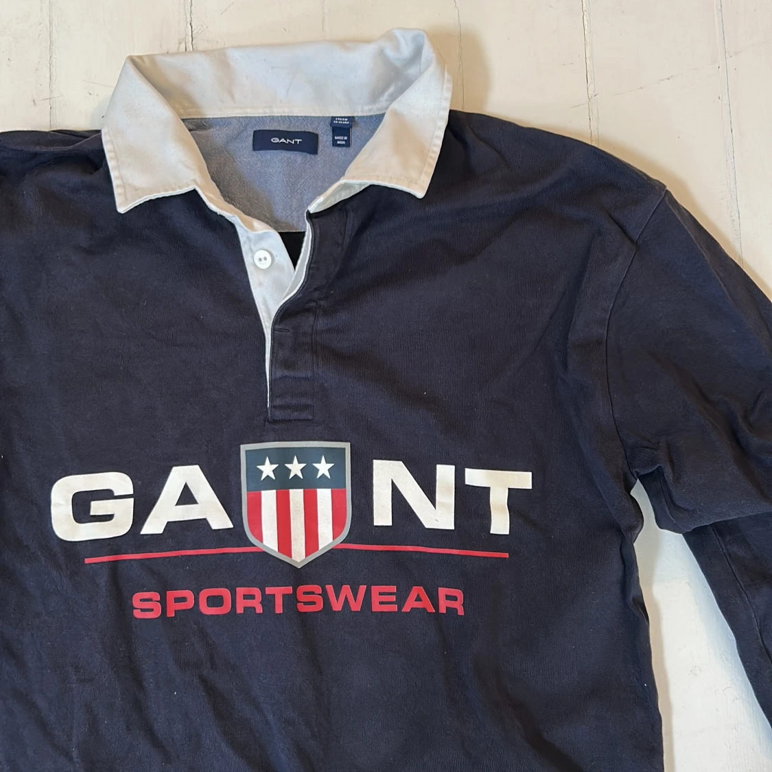 Mörkblå pikétröja från Gant - 1