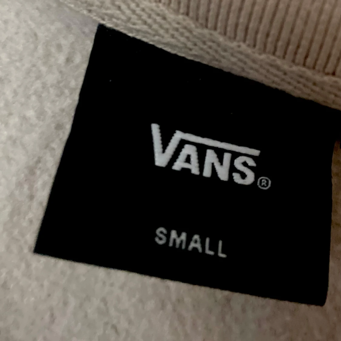 Beige pikétröja från Vans - 3