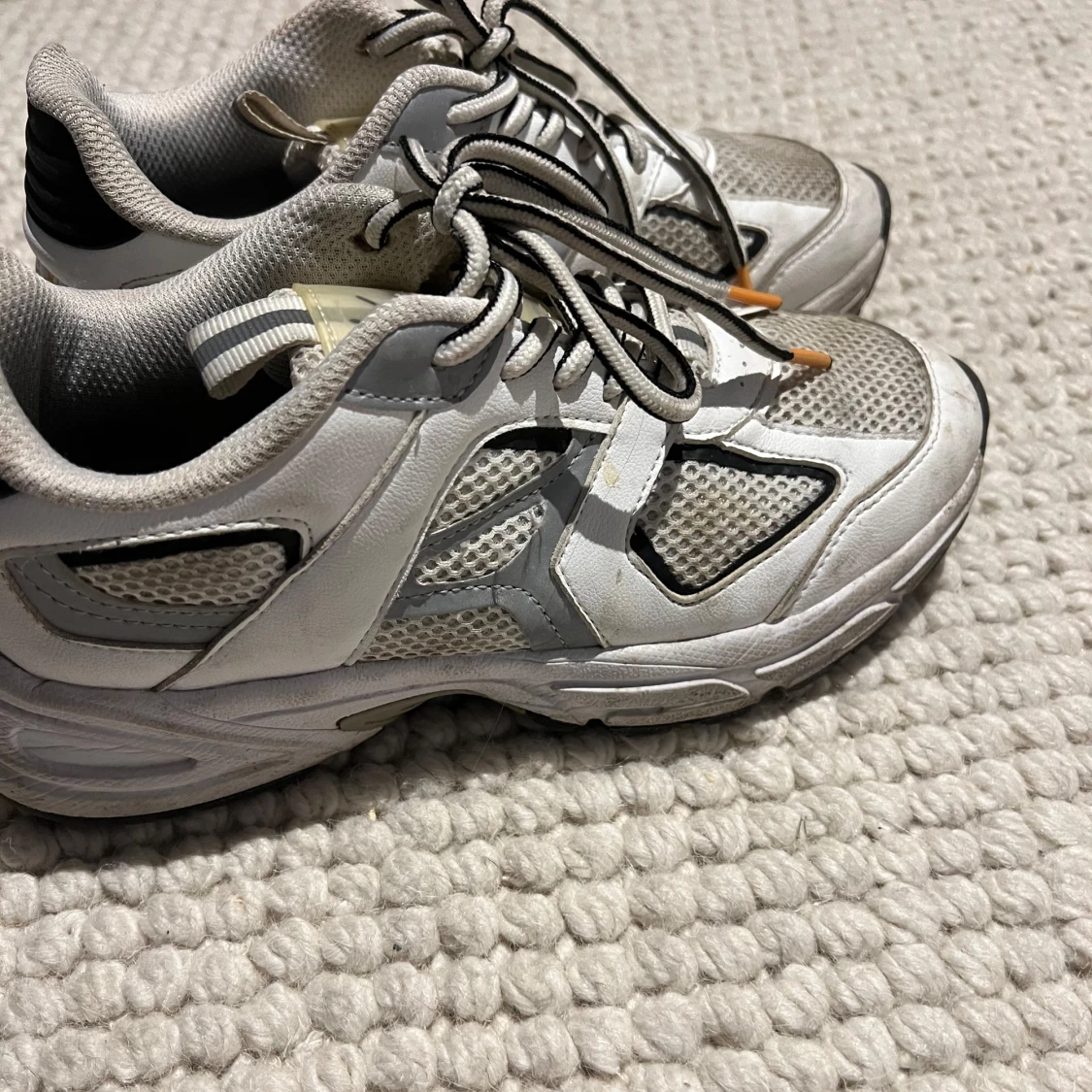 Vita sneakers från K.Cobler - 3