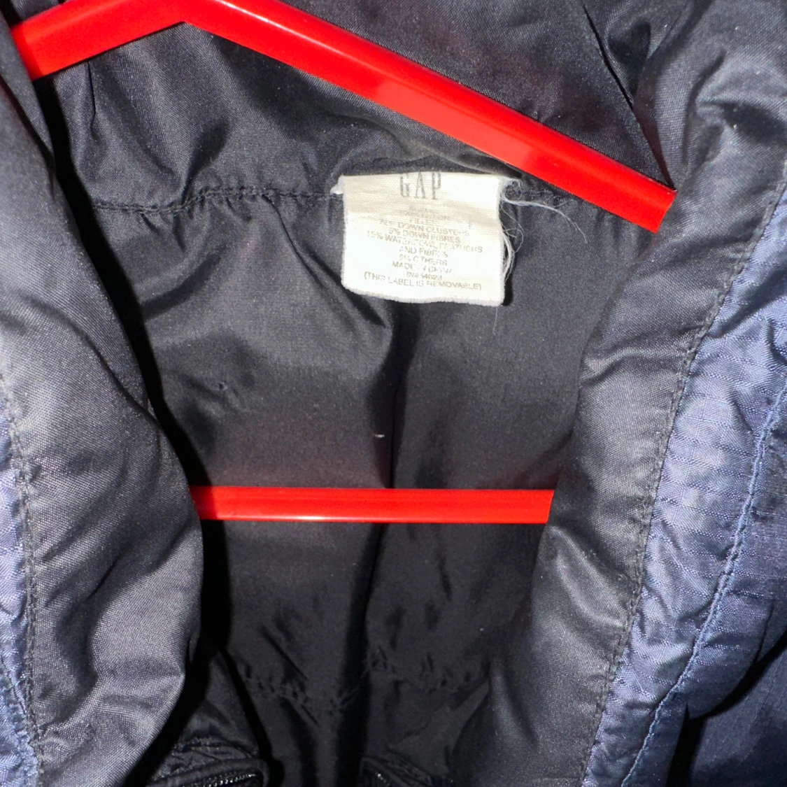 Mörkblå dunväst från GAP - 2