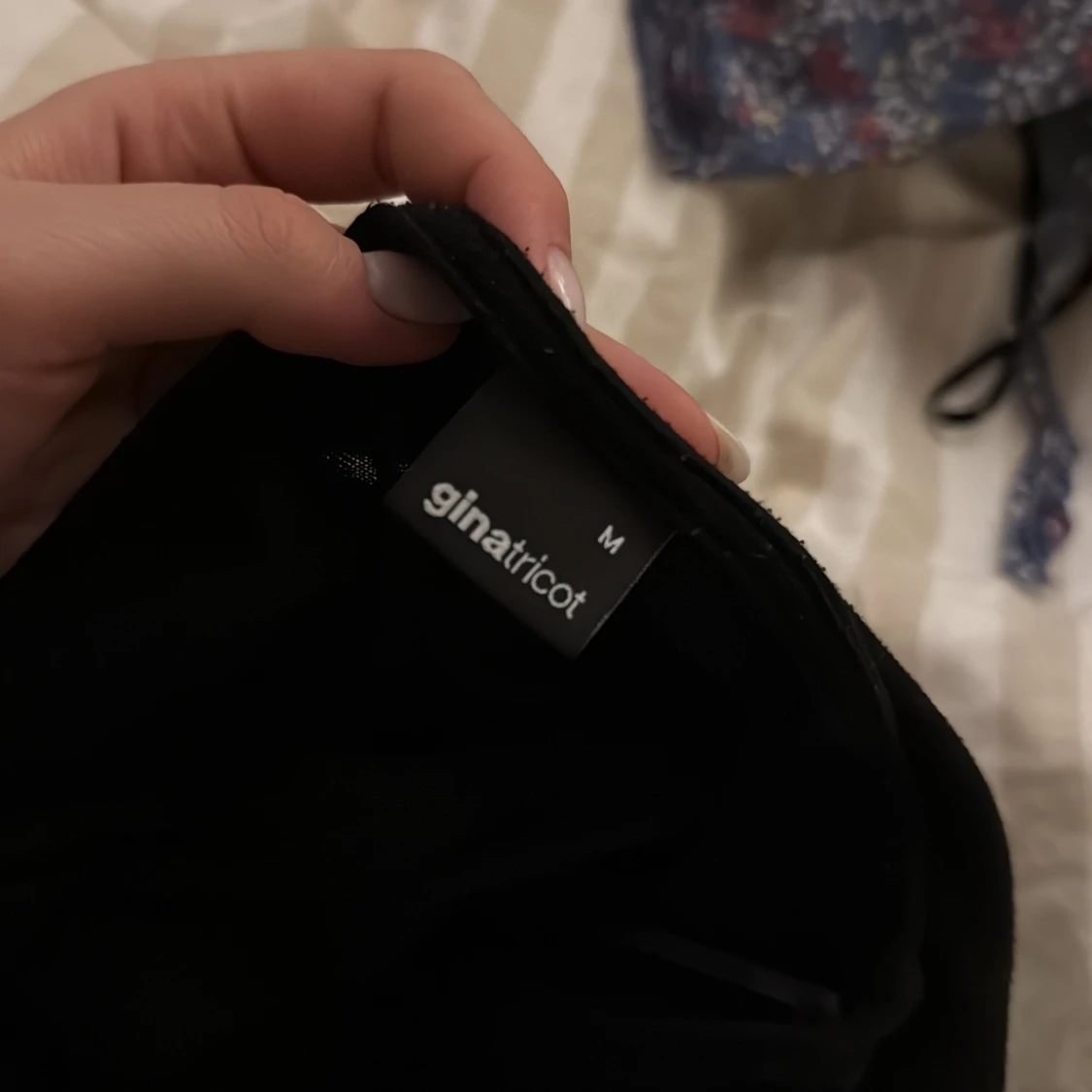 Svart omlottopp med rosett Gina Tricot - 2