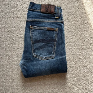 Nudie jeans grim tim - Tja! Säljer detta schyssta paret jeans från Nudie!| Modell: Grim Tim| Vid minsta fråga tveka inte att kontakta mig!| Pris alltid diskuterbart!|// Nils