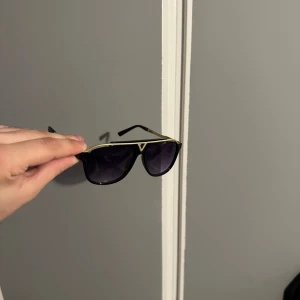 Solglasögon  - Helt nya