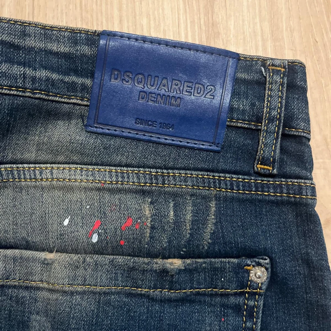 Dsquared2 jeans med patchar & färgstänk - 2