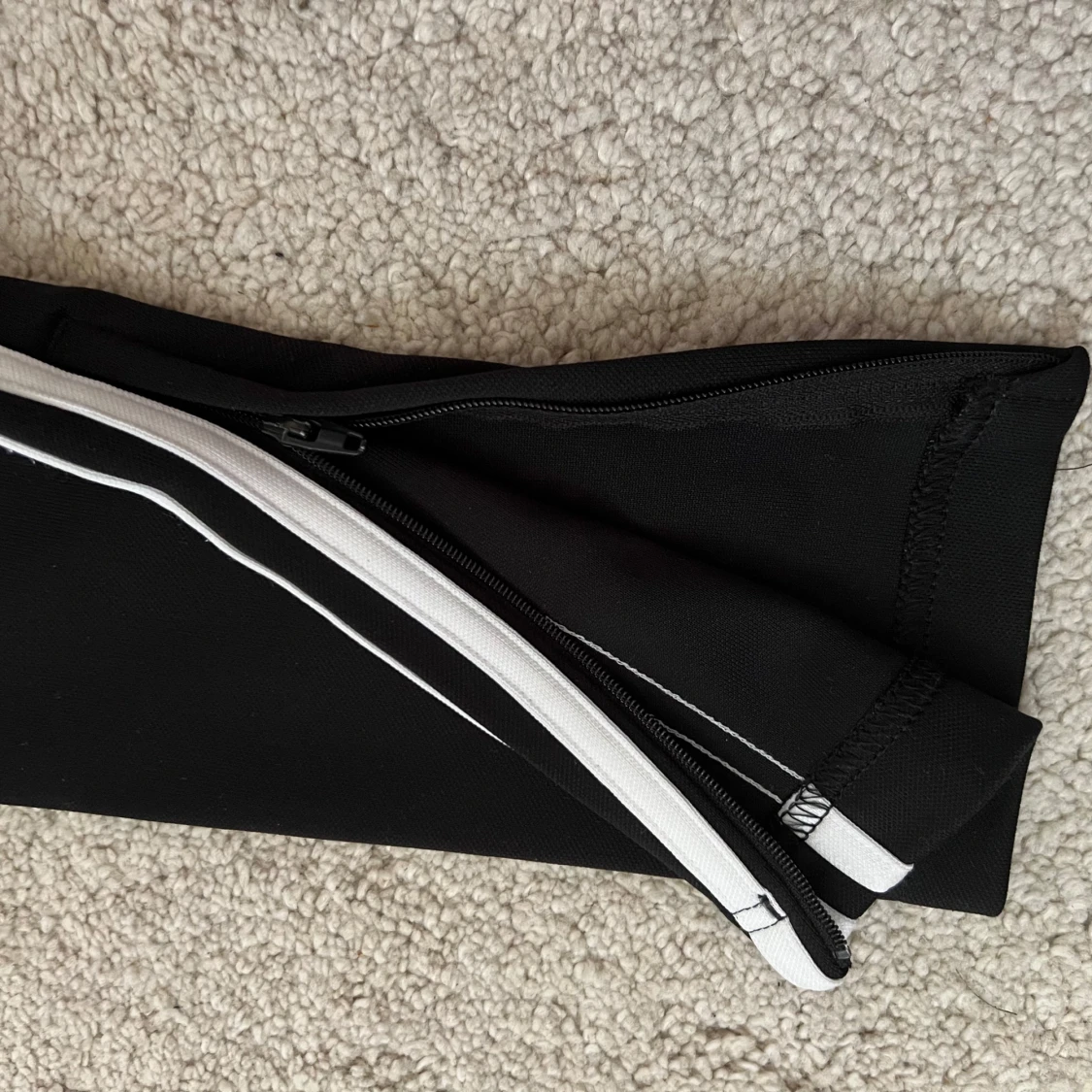 Svarta Adidas träningsbyxor  - 3