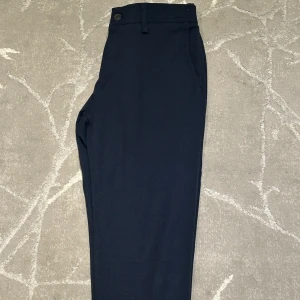 Zara kostymbyxor  - Kontakta vid frågor och kom med bud 