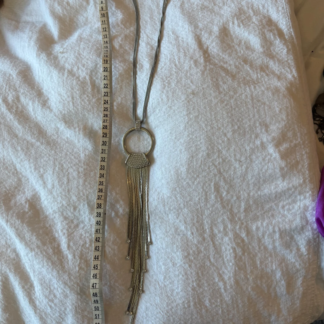 Långt silverfärgat halsband - 1