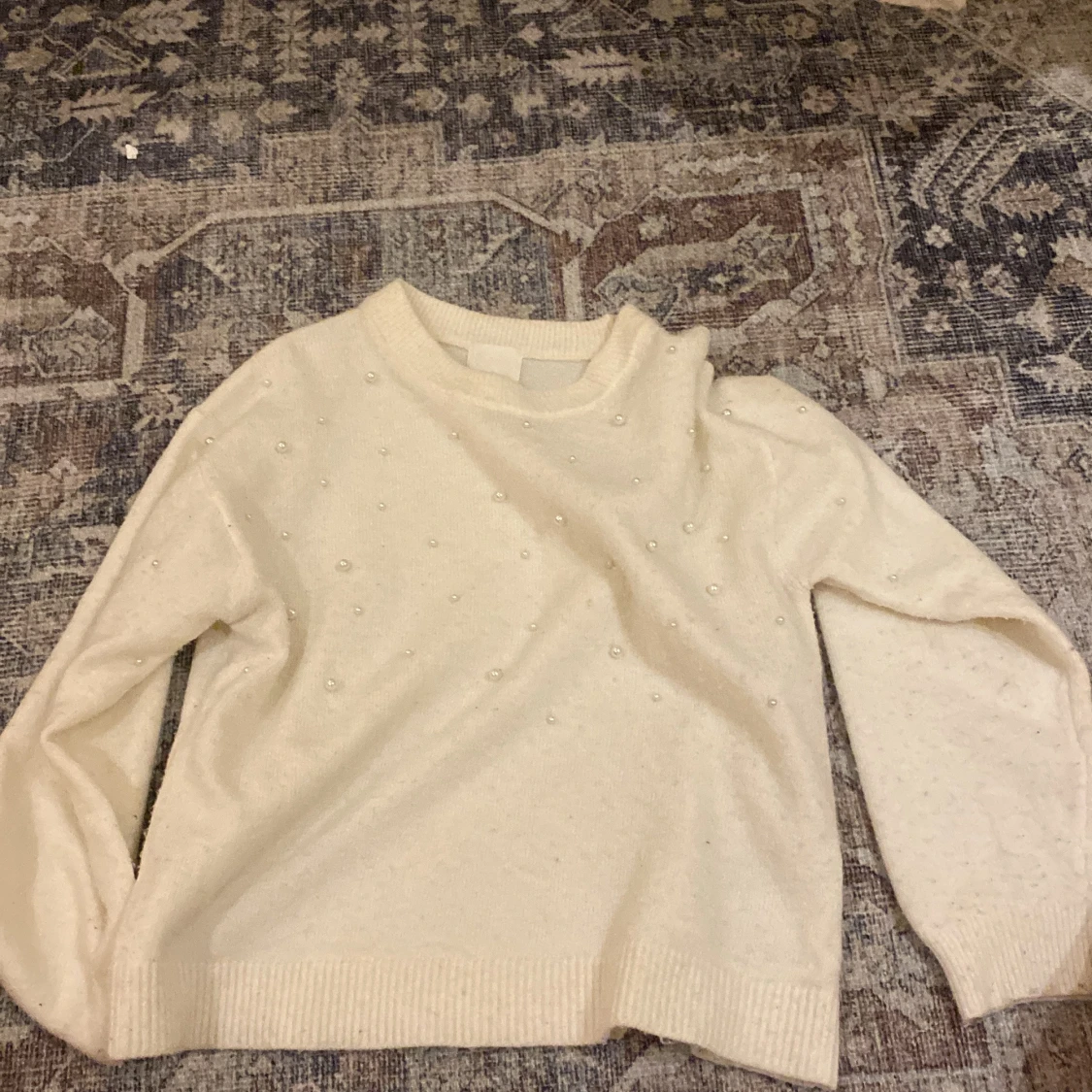 Vit pärlstickad tröja från H&M XS