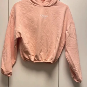 Klädpaket - Tröjor storlek S - Bra i skick.