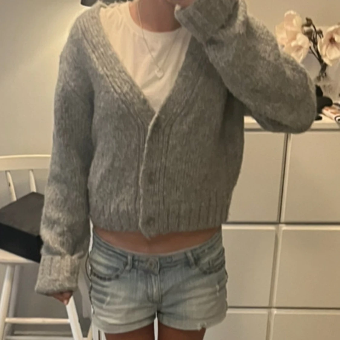 Grå stickad kofta från H&M Divided