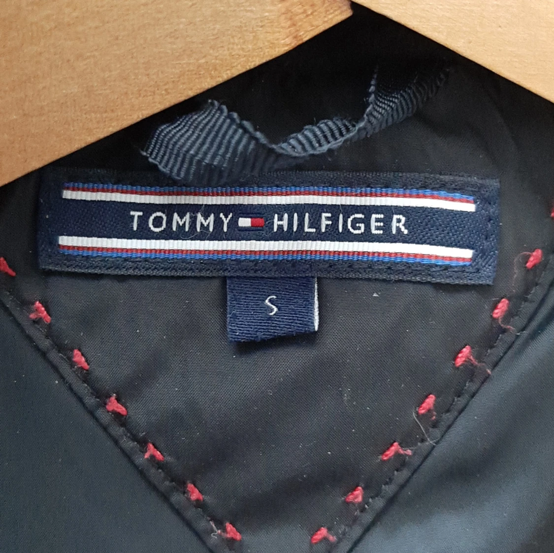 Svart pufferjacka Tommy Hilfiger S - 2