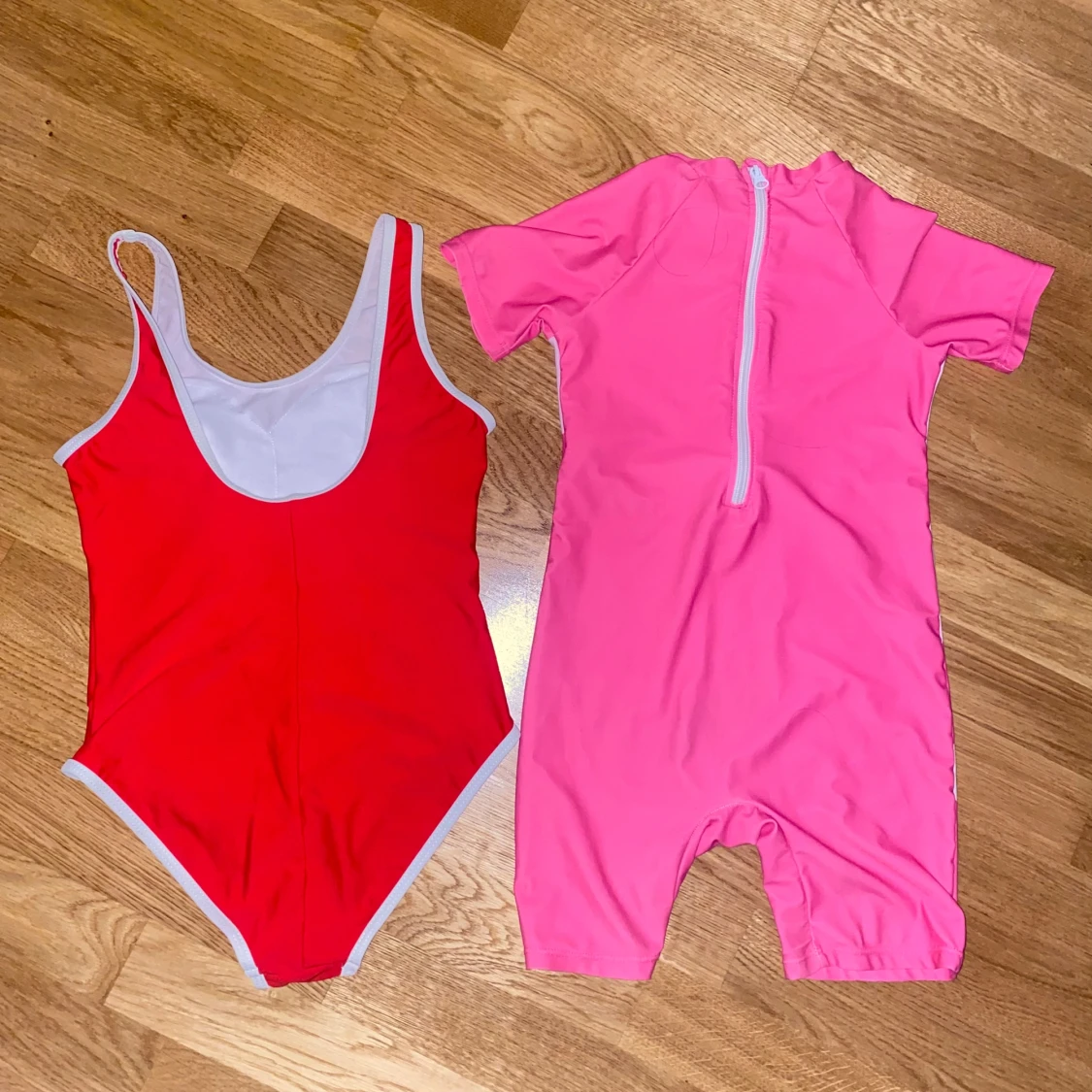 Röd baddräkt & rosa UV-dräkt unicorn - 1
