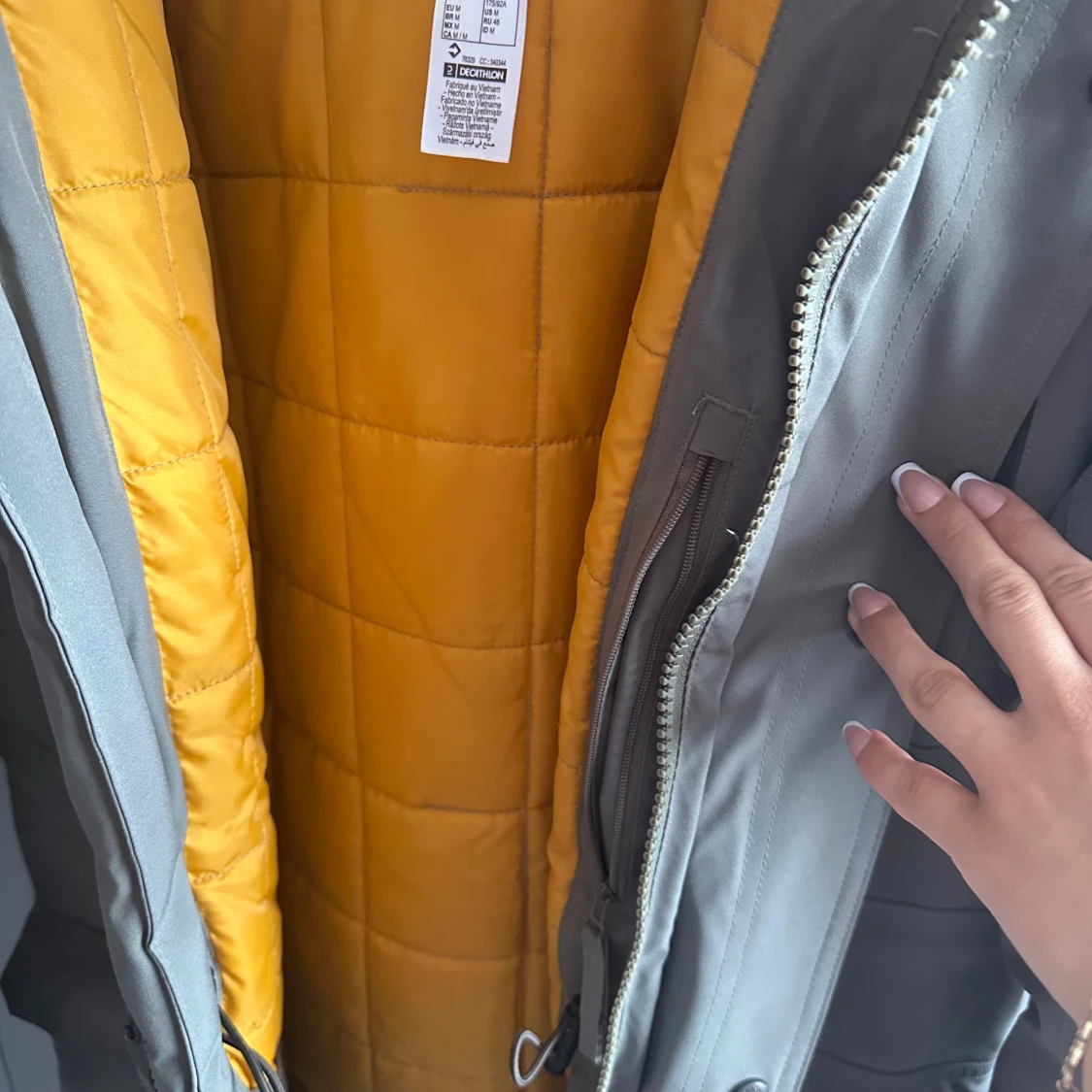 Grå parkajacka från Winter trails storlek  M - 4