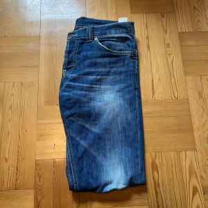 Dondup jeans sitter som geogre - Dondup George jeans i mycket fint skick. Skriv vid minsta fundering💯💯