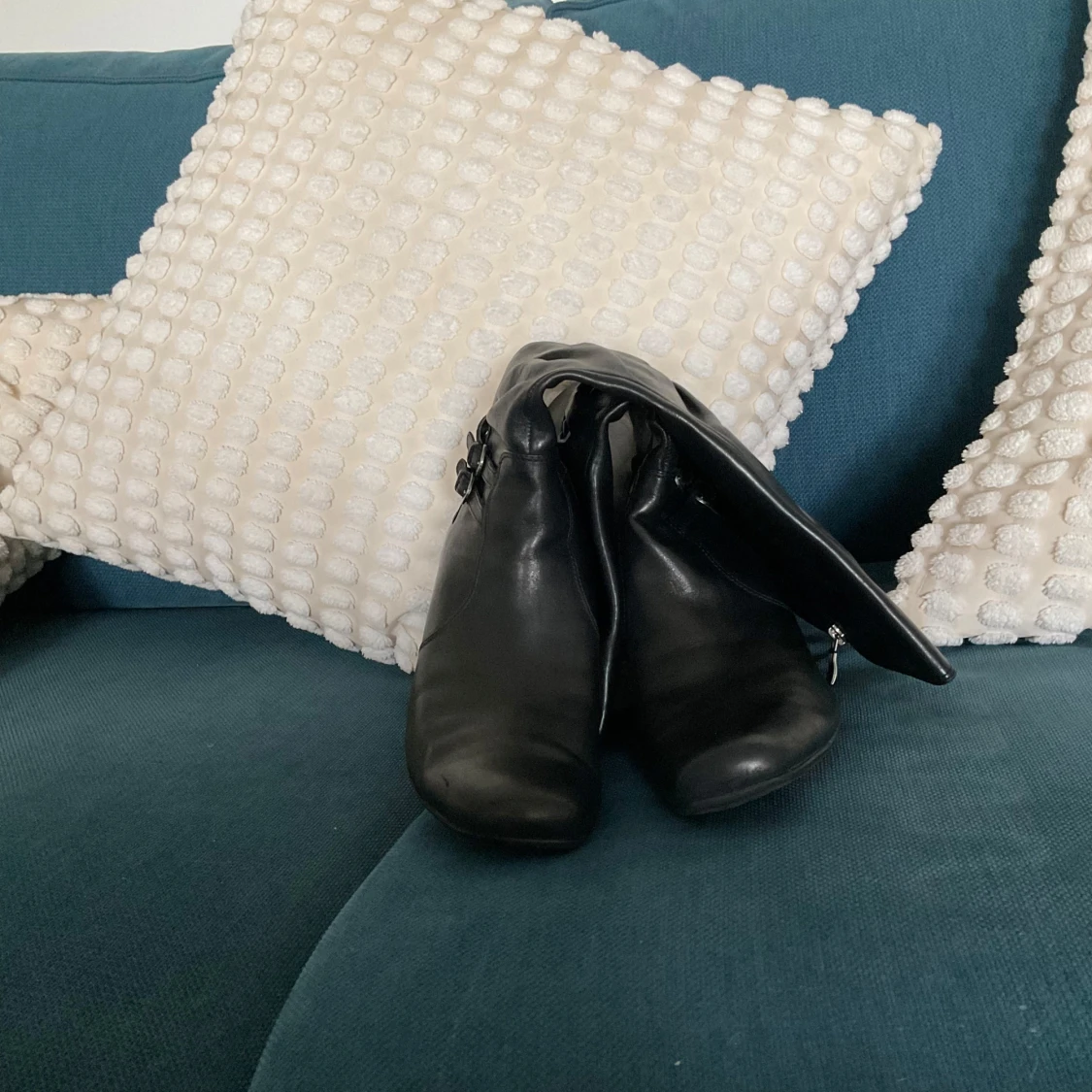 Svarta stövlar med klack och spänne - 1