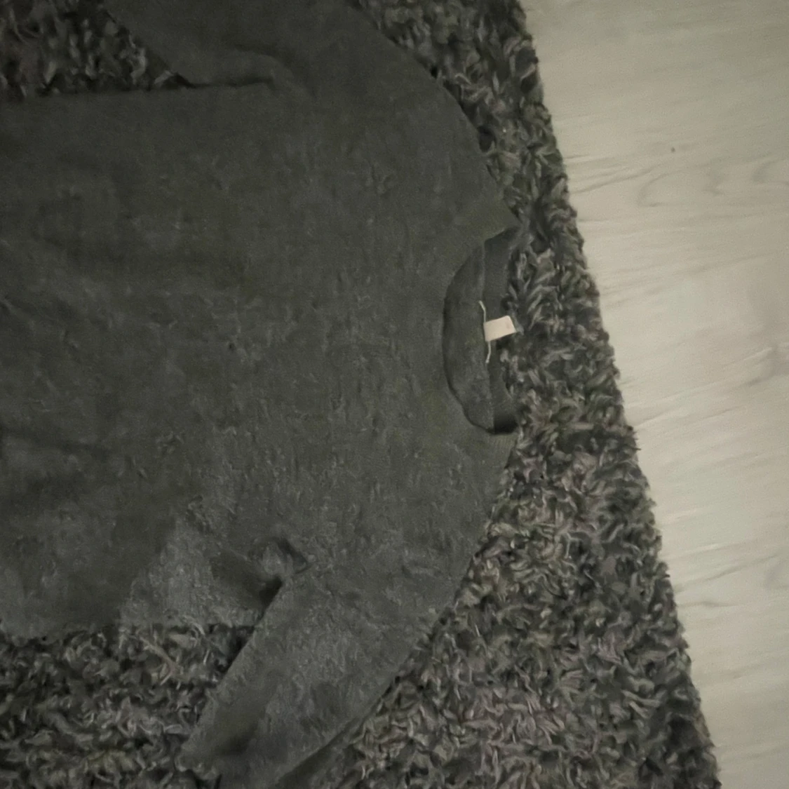 Mörkgrå stickad tröja från H&M - 1