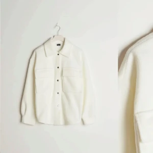 Kappa  - Säljer denna skit snygga kappan från Gina Tricot som inte kommer till användning! Kom privat för egna bilder! 🩷