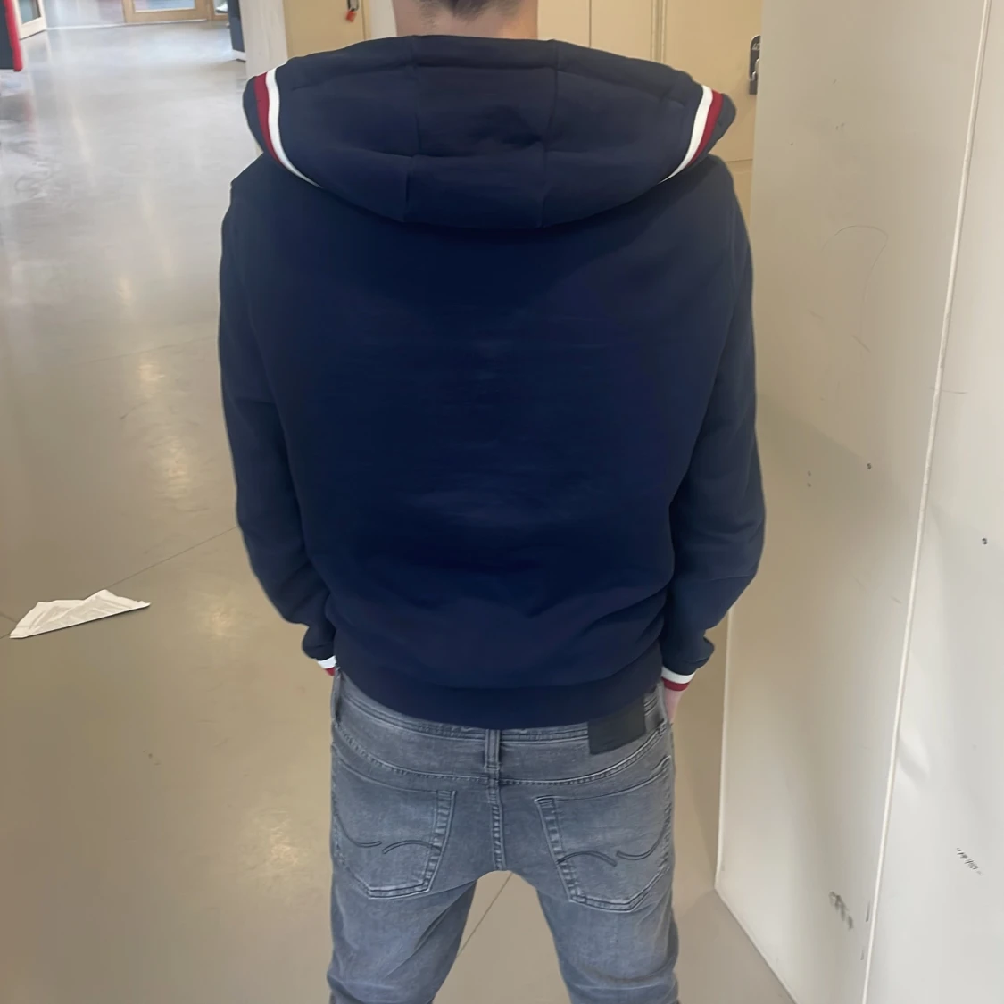 Mörkblå huvtröja från Moncler - 1