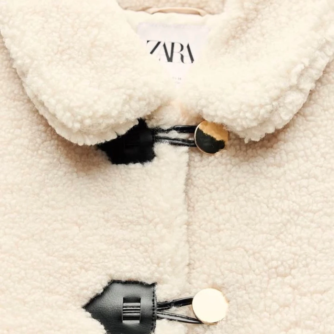 Beige vit teddyjacka från Zara - 1