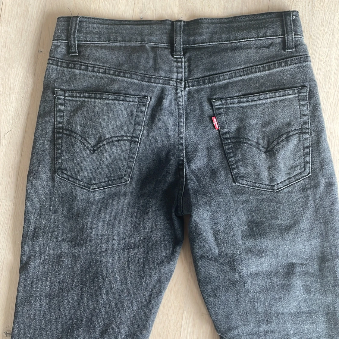 Grå jeans från Levi's - 2