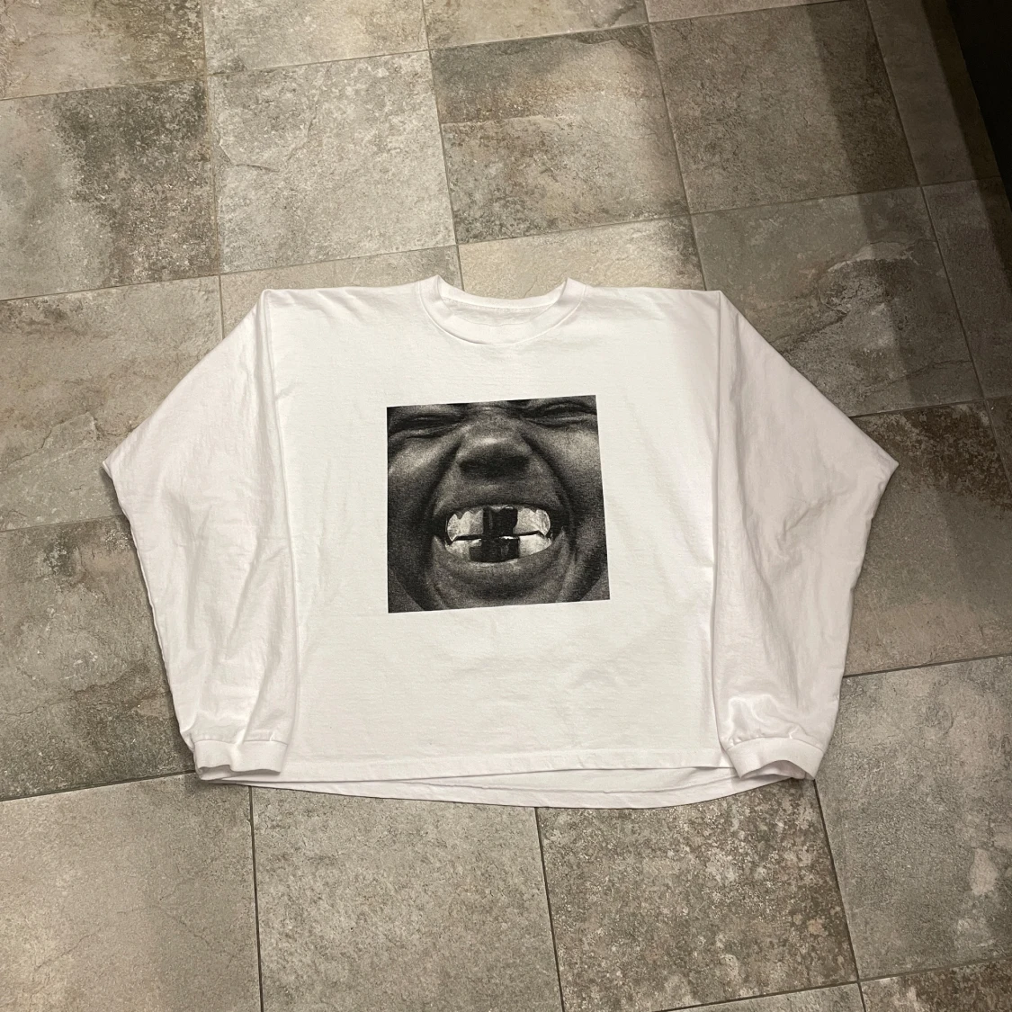 Yeezy bully long sleeve size 1